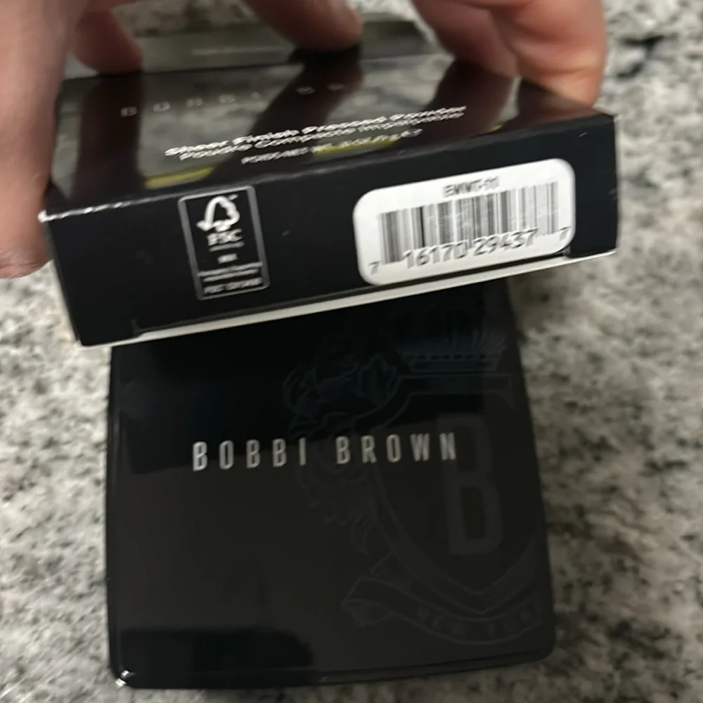 Bobbi Brown Sheer Finish Pressed Powder Soft Porcelain 0.31oz 9g New Box